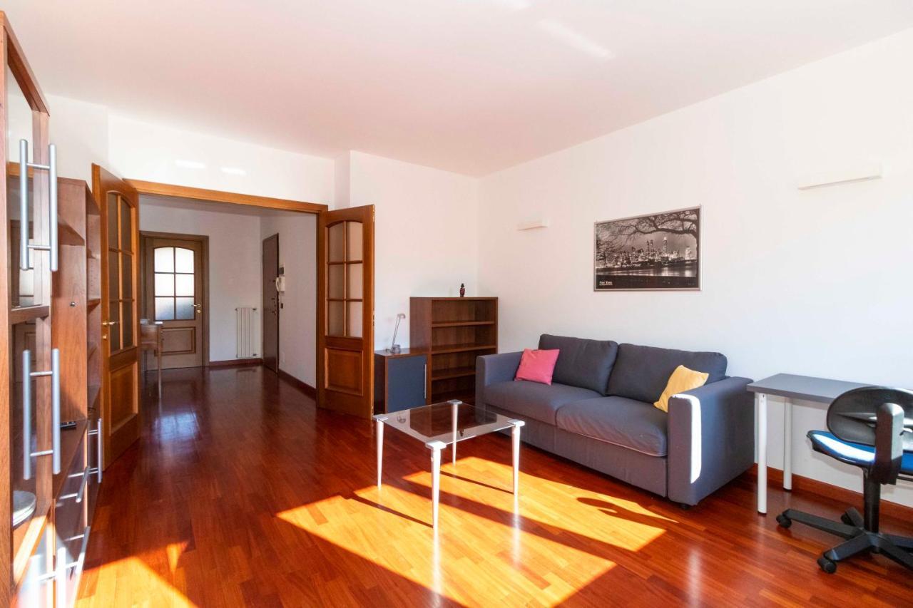 Cozy&Spacious Apt 2 Min Walk From The Tram Stop! Appartement Turijn Buitenkant foto
